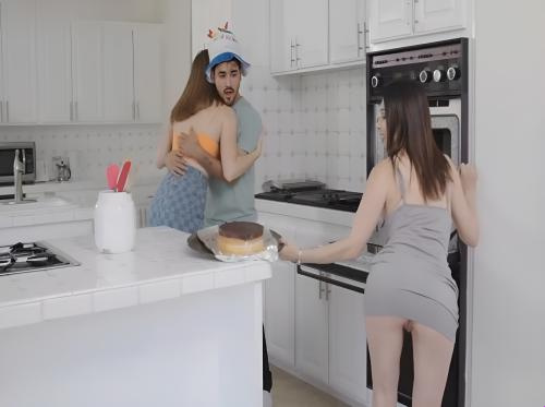 Die Mutter meiner Freundin hat versucht, mich zu ficken